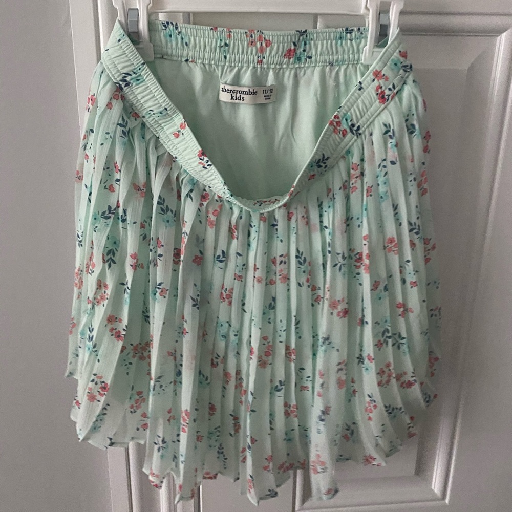 abercrombie girls pleated floral mini skirt!